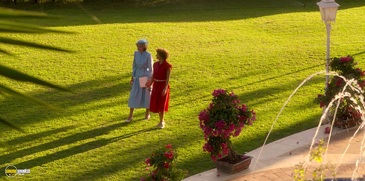 A still #25 from The Crown: Series 4 (2020)