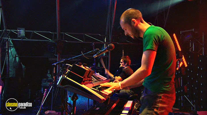 A still #26 from Embrace: A Glorious Day: Live in Leeds (2005)