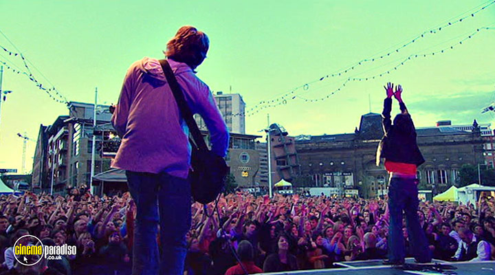 A still #23 from Embrace: A Glorious Day: Live in Leeds (2005)