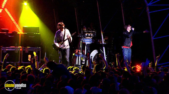 A still #17 from Embrace: A Glorious Day: Live in Leeds (2005)