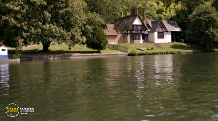 A still #28 from Britain's Greatest River with Tony Robinson (2021)