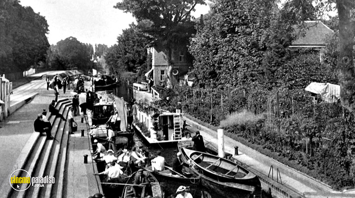 A still #27 from Britain's Greatest River with Tony Robinson (2021)