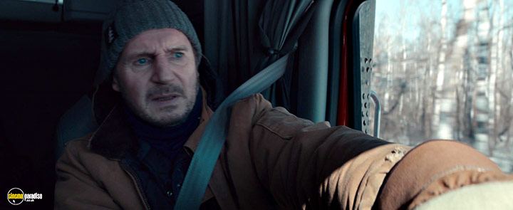 A still #22 from The Ice Road (2021)