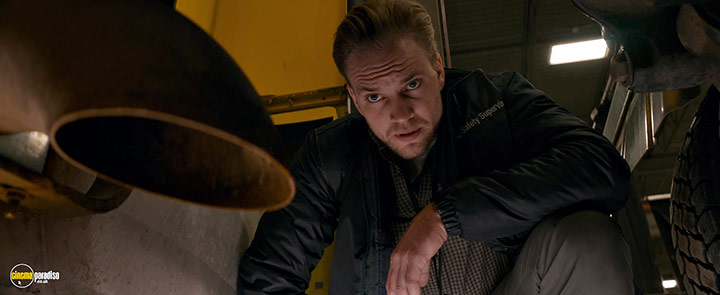A still #14 from The Ice Road (2021)