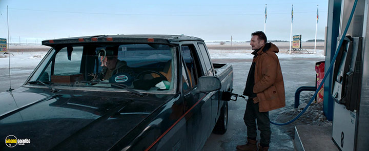 A still #11 from The Ice Road (2021)