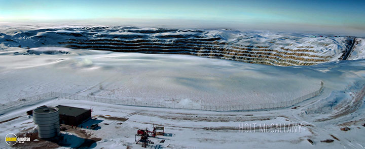 A still #8 from The Ice Road (2021)