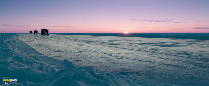 A still #5 from The Ice Road (2021)