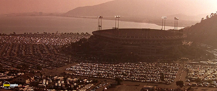 A still #8 from The Fan (1996)