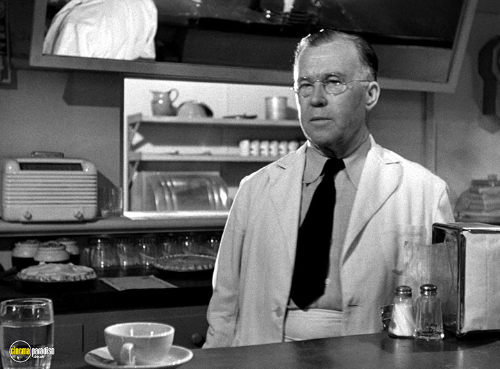 A still #2 from The Killers (1946)