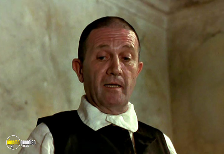 A still #18 from The Serpent's Kiss (1997)