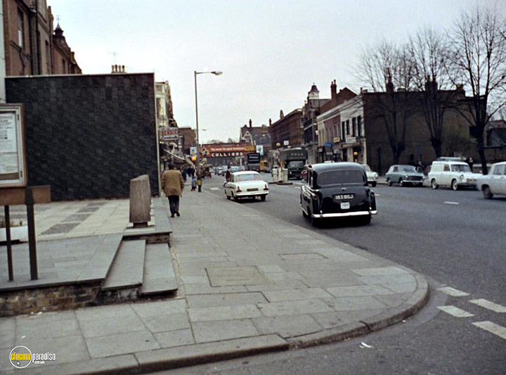 A still #91 from Man in a Suitcase: Series (1968)