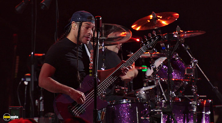 A still #22 from Metallica: S and M 2 (2019)