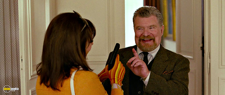 A still #33 from The Hot Potato (2011)