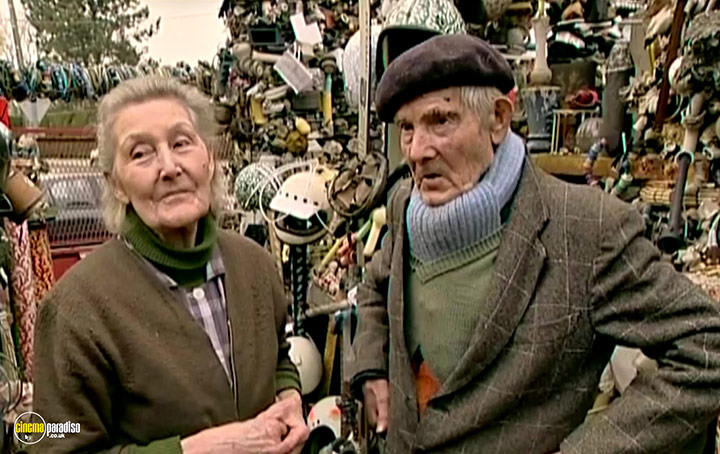A still #25 from The Gleaners and I (2000)