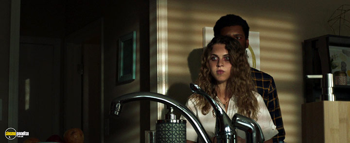 A still #33 from Mom and Dad (2017)