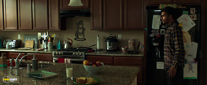 A still #32 from Mom and Dad (2017)