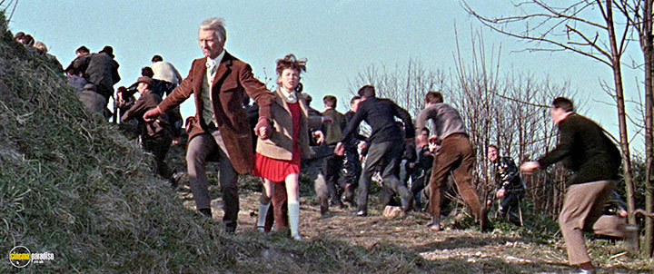 A still #10 from Daleks' Invasion Earth: 2150 A.D. (1966)
