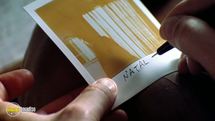A still #2 from Memento (2000)