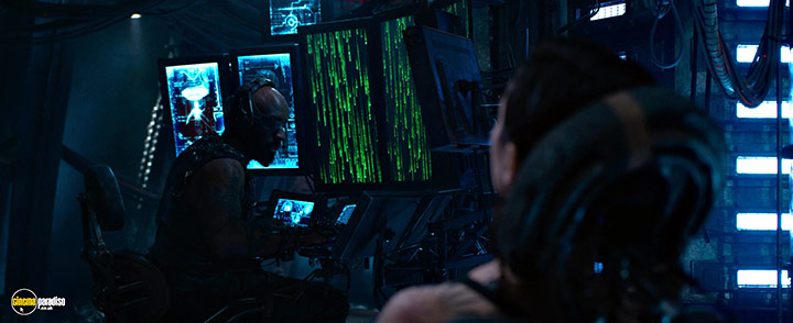 A still #39 from The Matrix Resurrections (2021)
