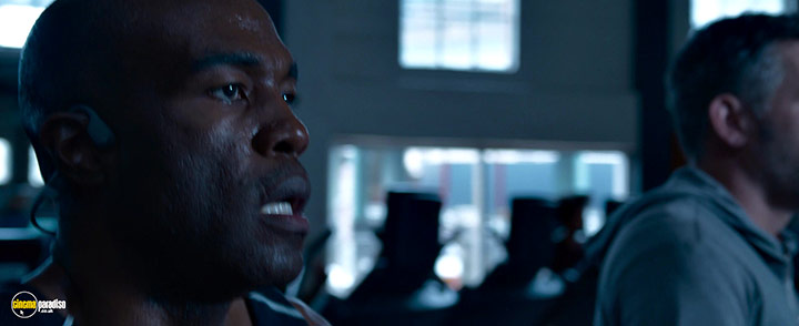 A still #33 from The Matrix Resurrections (2021)
