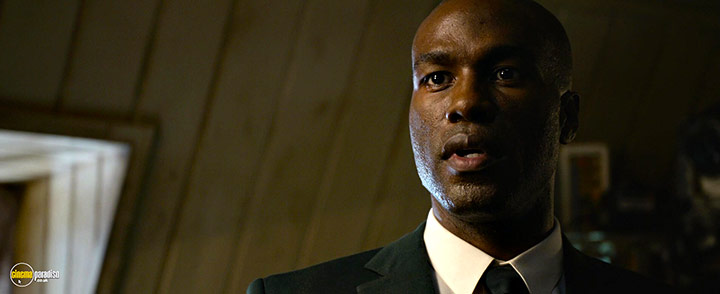 A still #30 from The Matrix Resurrections (2021)
