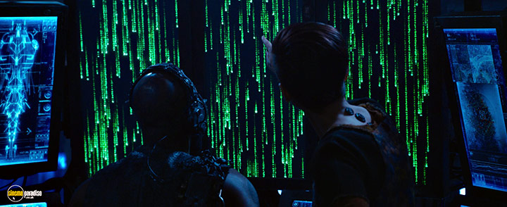 A still #24 from The Matrix Resurrections (2021)