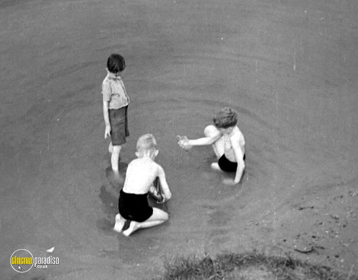 A still #51 from The British Holiday: The Golden Years (2008)