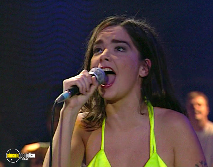 A still #1 from Björk: MTV Unplugged and Live (2001)