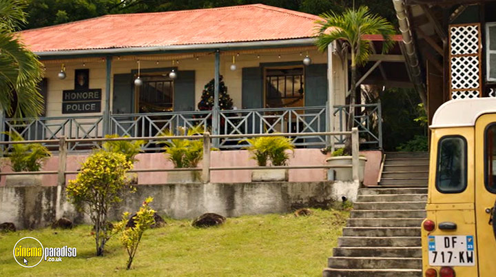 A still #39 from Death in Paradise: Series 11 (2022)