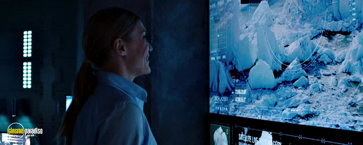 A still #12 from 2036 Origin Unknown (2018)
