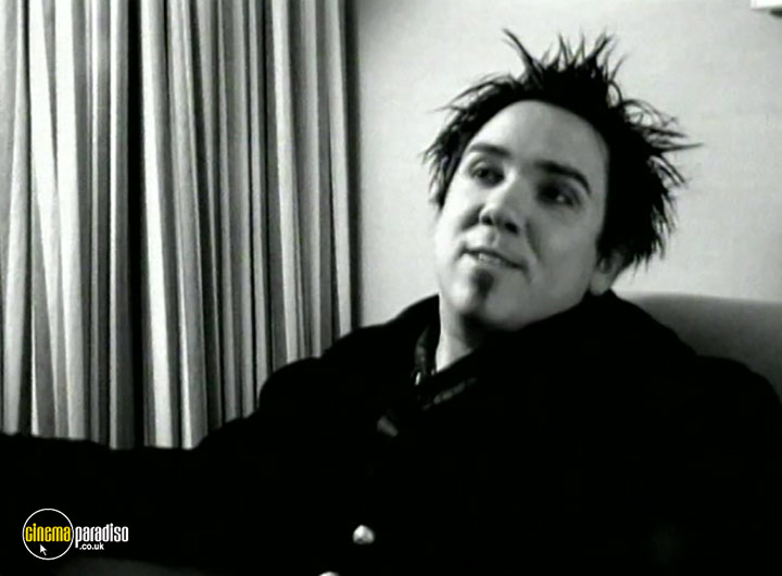 A still #16 from Blink 182: Up Close and Personal (2011)
