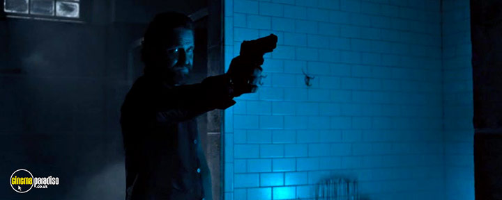 A still #5 from Copshop (2021)