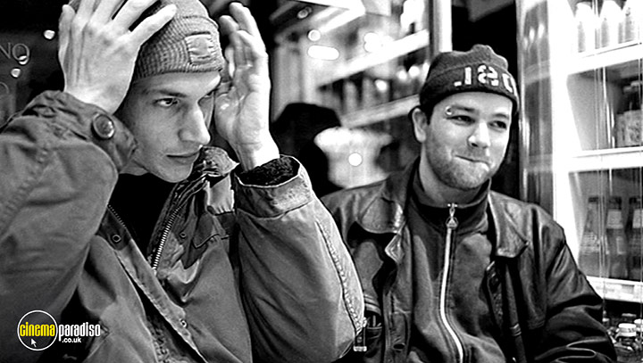 A still #30 from Which Way Is the Front Line from Here? The Life and Time of Tim Hetherington (2013)