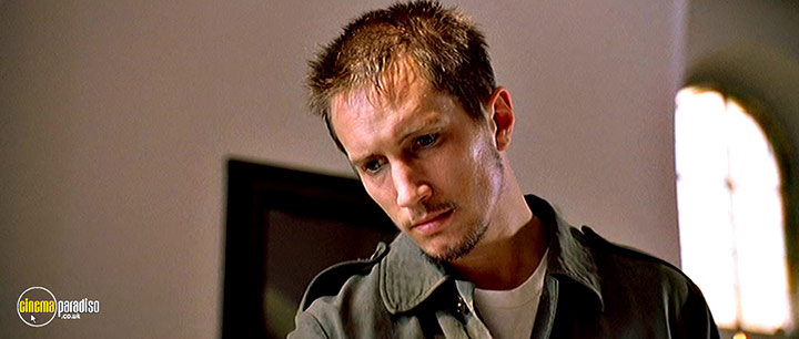 A still #32 from The Princess and the Warrior (2000)