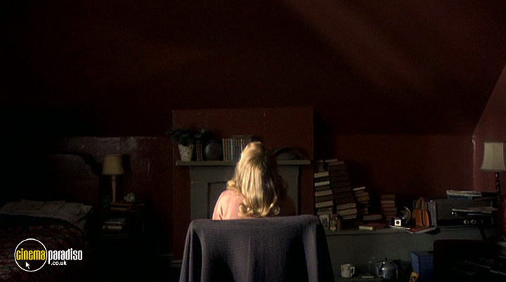 A still #4 from Sylvia (2003)