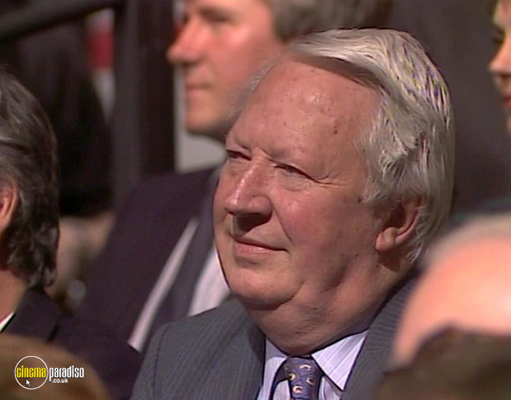 A still #4 from An Audience with Peter Ustinov (1988)