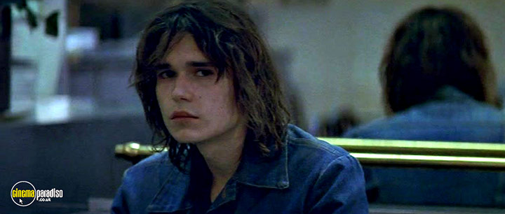 A still #27 from Those Who Love Me Can Take the Train (1998)