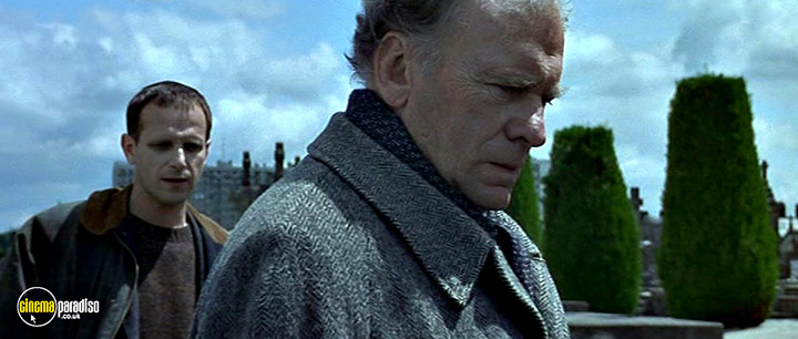A still #17 from Those Who Love Me Can Take the Train (1998)