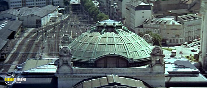 A still #4 from Those Who Love Me Can Take the Train (1998)