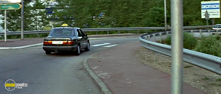 A still #2 from Those Who Love Me Can Take the Train (1998)