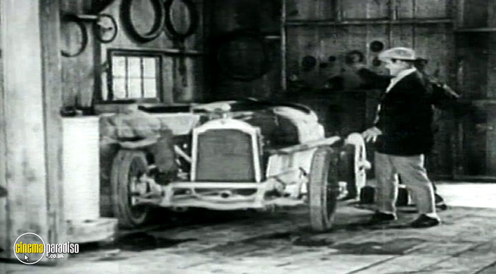 A still #10 from The Stan and Ollie Collection: Kid Speed / Enough to Do (1925)