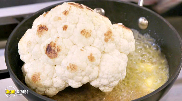 A still #19 from Simply Raymond Blanc: Series 2 (2022)