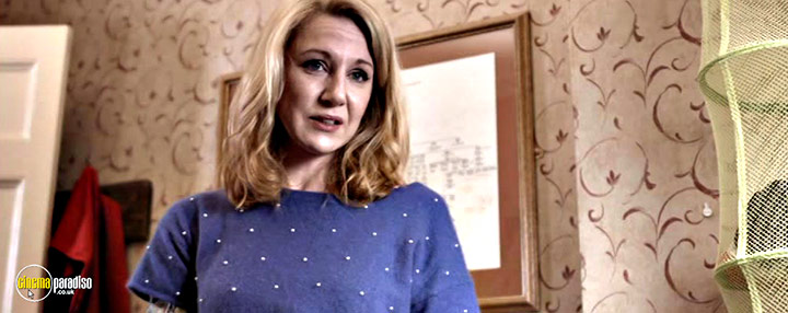 A still #16 from Robert (2015)
