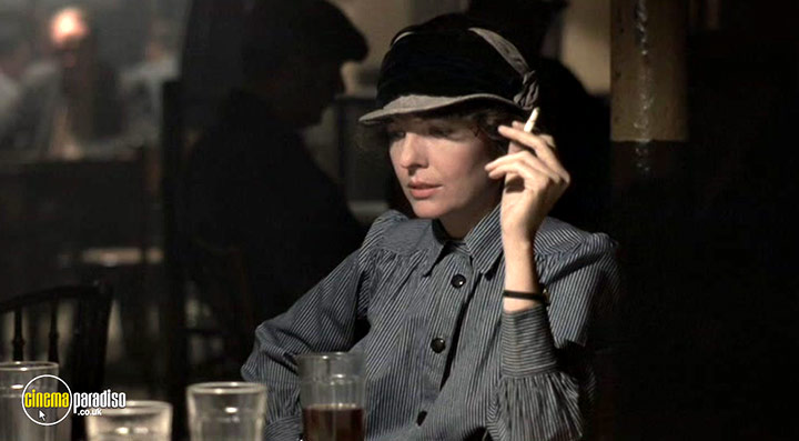 A still #24 from Reds (1981)