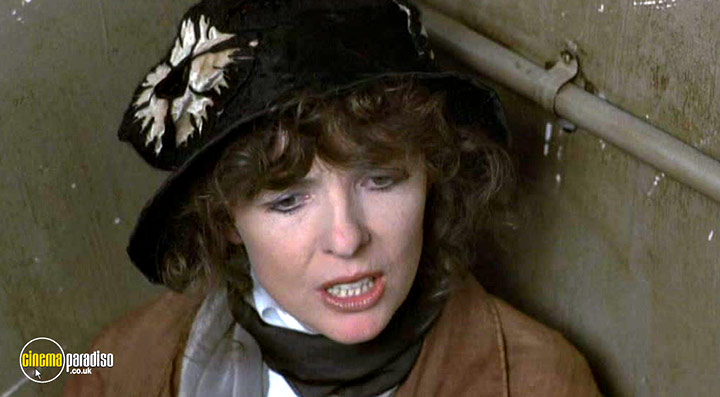 A still #22 from Reds (1981)