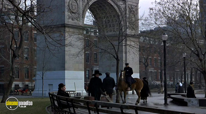 A still #21 from Reds (1981)