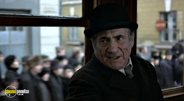 A still #9 from Reds (1981)