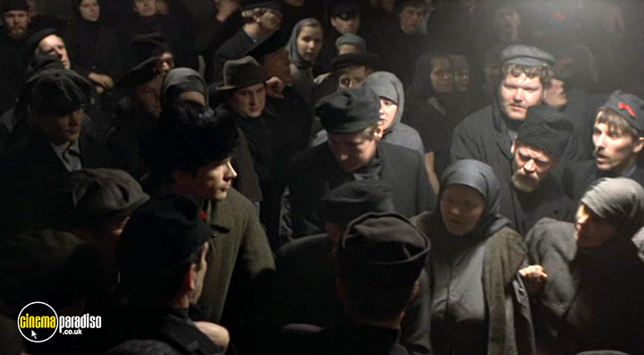 A still #2 from Reds (1981)
