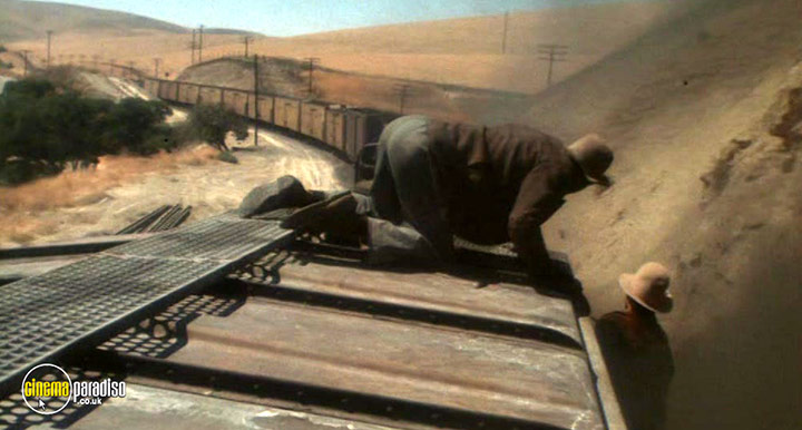 A still #25 from Bound for Glory (1976)