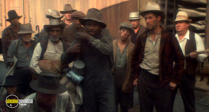 A still #23 from Bound for Glory (1976)